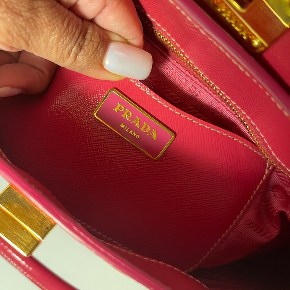 Prada Tote/Wallet Combo - Picture 4 of 8